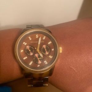 Michael kors leopard watch